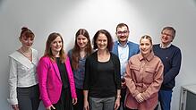 Sie bringen Alt und Jung zusammen und erforschen das Zusammenspiel von Kinderkrippe und Senioren-Tagespflege (von links): Studentin ...
