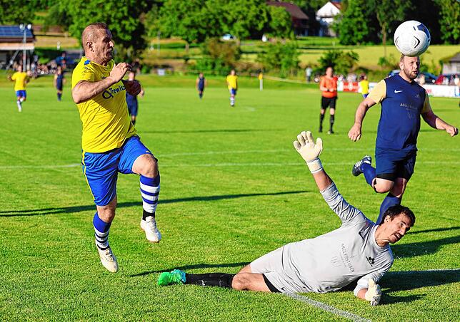 Bild 23: Bildergalerie vom Ü35-Bezirkspokalfinale zwischen der SG Dettingen-Dingelsdorf und dem SV Allensbach
