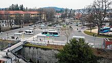 Der erste Vorfall, um den es vor Gericht ging, ereignete sich an einem Vormittag im Februar 2024, gegen 11¦Uhr am Busbahnhof in Überlingen.