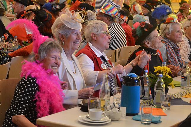 Bild 11: Bilder von der bunten Fasnacht für Senioren in der Stadthalle