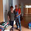 Karin Behrendt-Speelman und Robert Speelmann in den leeren Gängen des ehemaligen Pflegeheims Sonnenhang. Die beiden betrieben die ...
