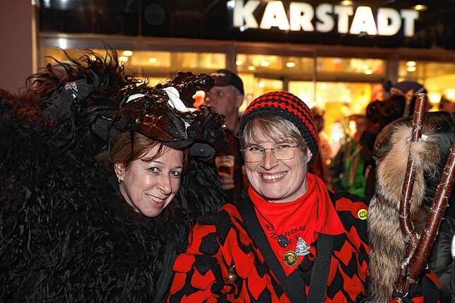 Bild 16: Endlich! Butzenlauf stimmt Konstanzer auf die Straßenfasnacht ein
