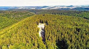 Auf dieser freien Fläche des Höhenzuges Länge sollen in Zukunft Windkraftanlagen entstehen. Den Baustart hindert allerdings noch ein ...
