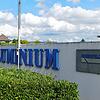 Die Aluminium Gruppe Rheinfelden schlüpft unter den Schutzschirm.