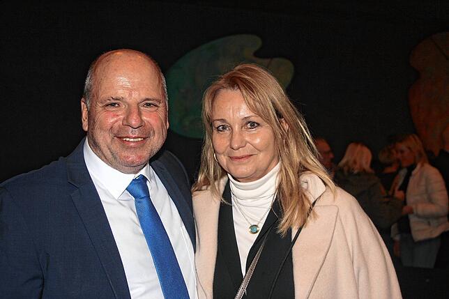 Martin Hahn holte beim ersten Wahlgang die meisten Stimmen. Das Bild zeigt ihn mit seiner Frau Sabine Becker, der früheren ...