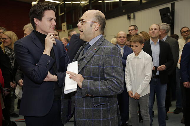 Bild 15: Bilder von der Hilzinger Bürgermeisterwahl in der Hegauhalle