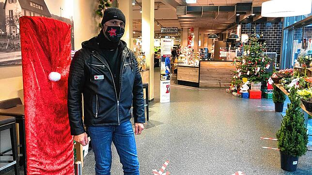 Donato De Dominicis und seine Sicherheitsfirma sorgen in den Sulger-Märkten dafür, dass die Kunden sich an die Abstands- und ...