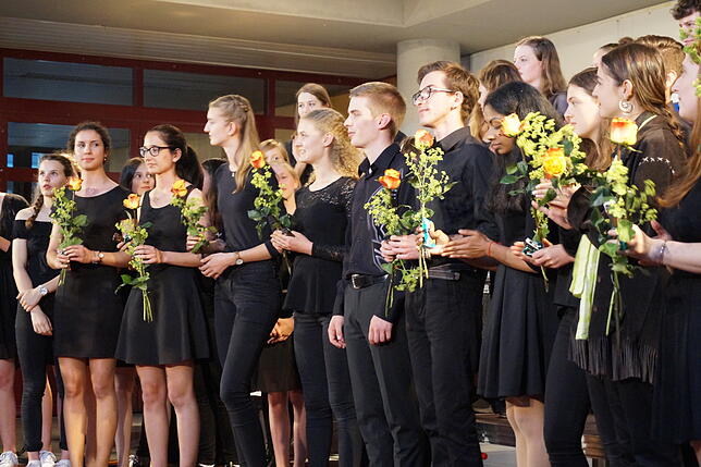 Ein Höhepunkt war die Verabschiedung der im Gospelchor mitwirkenden Abiturienten.