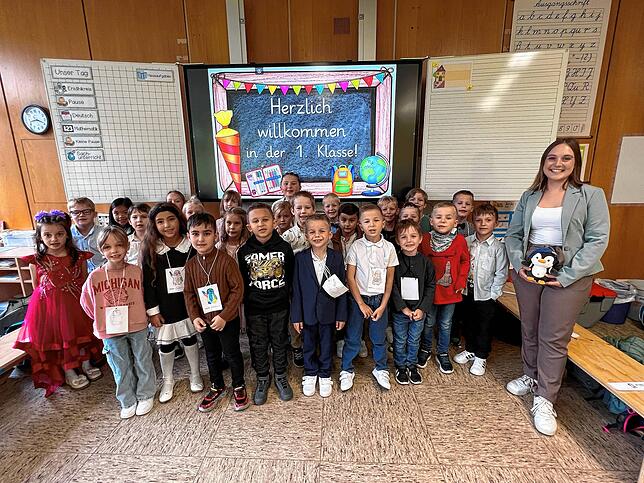 Klasse 1b Erich Kästner Schule Donaueschingen mit Klassenlehrerin Nicola Michl.