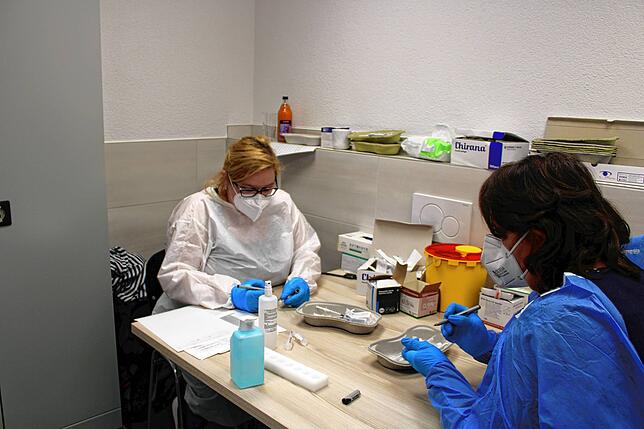Die Impfaktion in der Blumberger Sozialstation wird akribisch organisiert.