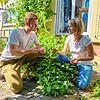 Nadine Kösler-Krautz und Sebastian Merk haben Kräuter, Gemüse und Obst pulverisiert und mit Superfood aus Oberschwaben trotz Corona das ...