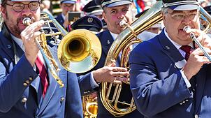Bild : Scheunenfest 2025: Jubiläumsumzug und mitreißende Open Air Musik in Hüfingen-Sumpfohren