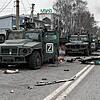 Ein Tigr-Geländewagen der russischen Armee im umkämpften Charkiw in der Ukraine. Sind darin auch Teile aus Deutschland verbaut?