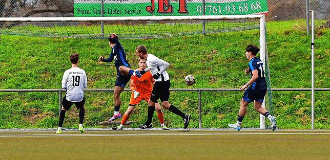 Bild 7: SG FC Wehr/Brennet besiegt den VfB Waldshut mit 4:1 – und wir haben Bilder!