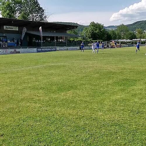 Sali Kamberi erzielt das 1:0