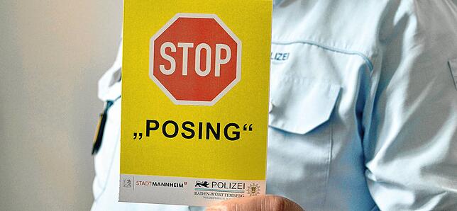 Bild 2: Mit 300 PS auf dem Aldi-Parkplatz: Polizei löst Treffen von Auto-Posern in Villingen auf