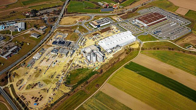Im Meßkircher Industriepark baut das Unternehmen Schneider, das sich auf Fertigbauteile aus Holz spezialisiert hat, einen zweiten ...