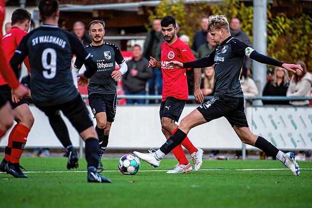 Bild 1: SV Waldhaus gewinnt beim FC 08 Bad Säckingen mit 3:1 &ndash; und wir haben Bilder!