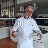 Bertold Siber an dem Ort, den er am meisten liebt: in einer Küche. Hier im Küchenstudio Wurst, in dem er am 13. April seinen letzten ...