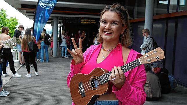 Extra zum Casting für &bdquo;Deutschland sucht den Superstar&ldquo; aus Klagenfurt nach Friedrichshafen angereist: Die 23-jährige Celine ...