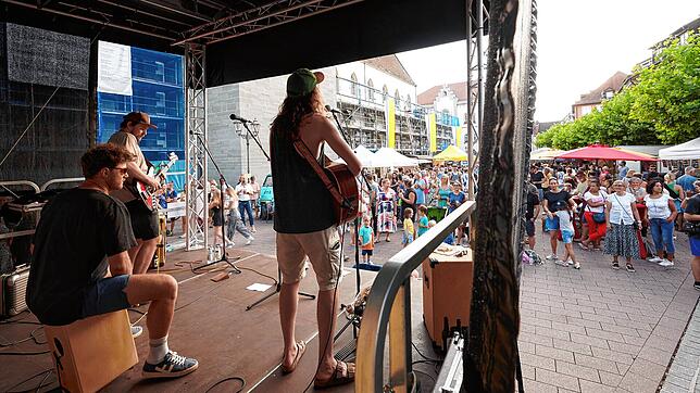 Die Band Daily Journey trat zu Beginn der Abendmarkt-Reihe auf dem Marktplatz auf. Die Veranstaltungsreihe geht noch bis zum 8. September.
