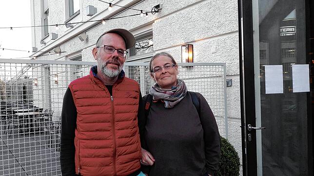 Bild 3: Kneipen und Restaurants müssen um 18 Uhr schließen. Ganz pünktlich klappte das in Konstanz nicht. Aber um 19 Uhr war alles dicht