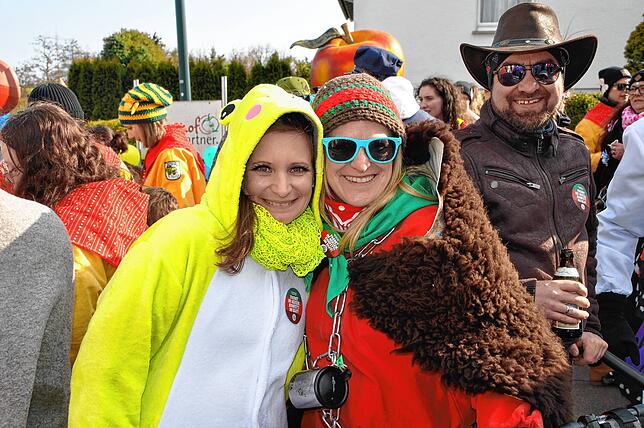 Bild 17: Narrenbaum in Leimbach – Umzug mit Tradition und Rast
