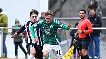 Gabriel Christilli (links) bleibt seinem Jugendverein treu und hat seinen Vertrag beim FC 08 verlängert.