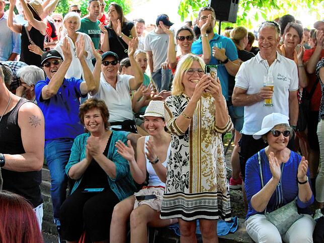 Bild 12: Bilder vom Pfingstmontag-Frühschoppen an der alten Konzertmuschel &ndash; Tei 2