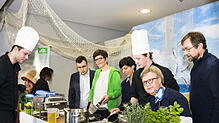 Matthias Kauderer, Fabian Meichle, Stephanie Müller, Petra Rathgeber, Claudio Groß, Marion Schley und Ingo Kramer (von links) freuen ...