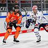 Gegen Wolfsburg (links Jordan Murray) konnten sich die Schwenninger Wild Wings (Patrik Lundh) nicht durchsetzen.