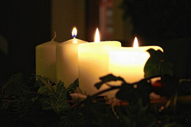 Auch in der Pandemie ist es möglich, in der Adventszeit und an den Weihnachtsfeiertagen an Gottesdiensten teilzunehmen.