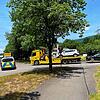 Die beiden Unfallfahrzeuge auf dem Abschleppwagen.