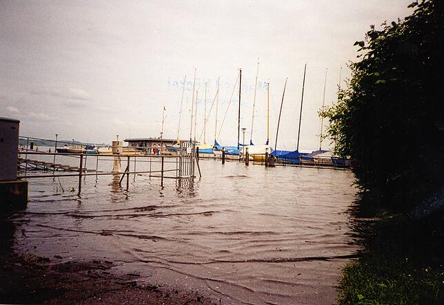 Bild 5: Archivbilder vom Hochwasser 1999 in Konstanz!