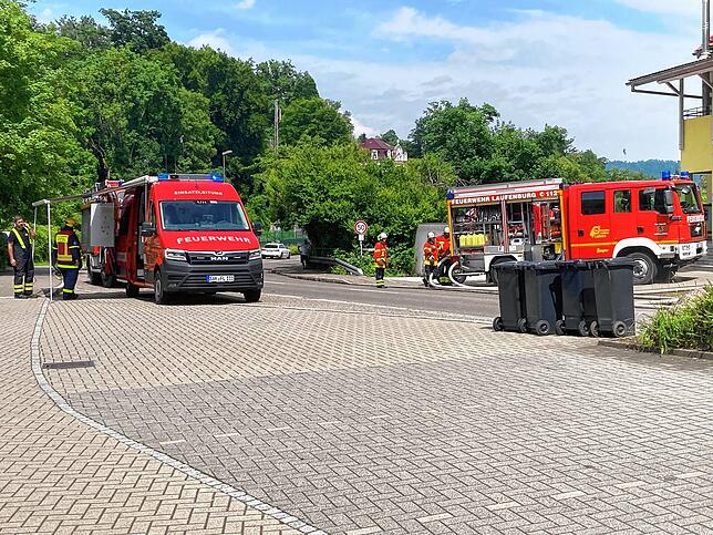 Während des Einsatzes blieb die Waldshuter Straße gesperrt.
