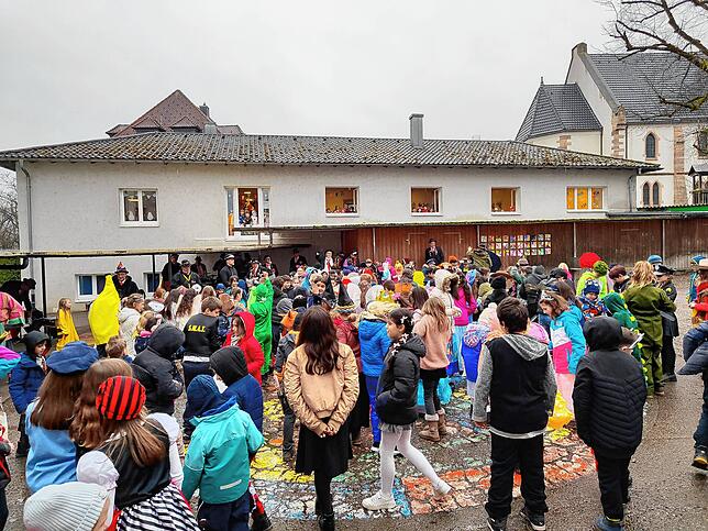 Bild 30: Fasnacht 2025: So lebendig war der Wecken in Tiengen am Schnutzigen Donnerstag - Die besten Bilder!