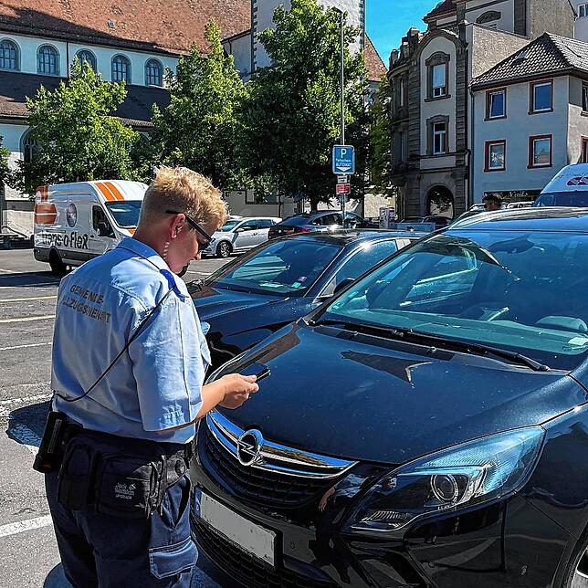 (Archivbild) Das ist der andere polizeiliche Arm der Stadt Konstanz: Der Gemeindevollzugsdienst überwacht vor allem die Einhaltung der ...