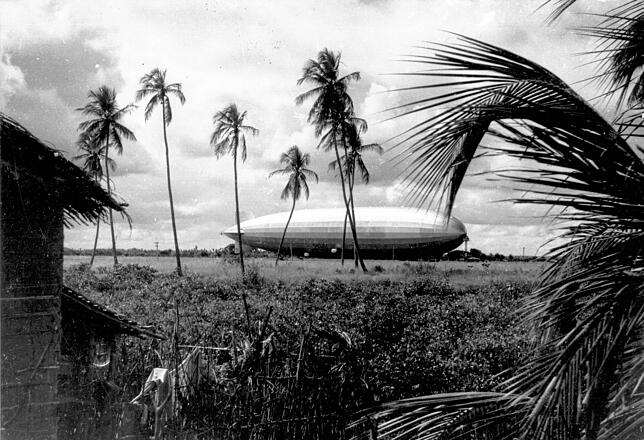 Die LZ 127 am Ankermast im brasilianischen Recife de Pernambuco, 1930.