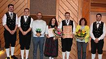 Der Vorsitzende Simon Leber (von links), Vorsitzender Hannes Walde, Andreas und Alexandra Boll, Paul und Kornelia Leber sowie ...