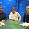 Im Redaktionsgespräch: Görwihls Bürgermeister Carsten Quednow (Mitte) mit den SÜDKURIER-Redakteuren Justus Obermeyer (links) und Markus ...