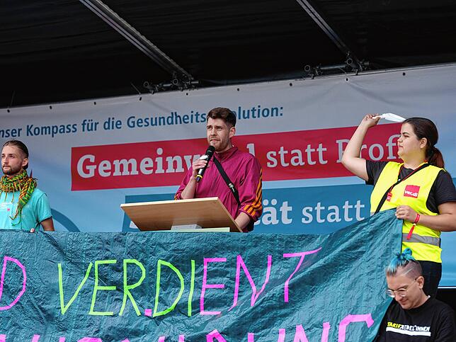 Bild 6: 600 Pflegekräfte demonstrieren vor der Gesundheitsministerkonferenz 2/2