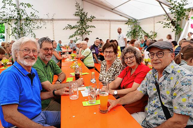 Bild 2: Das Dorffest in Aach-Linz lockt viele Besucher