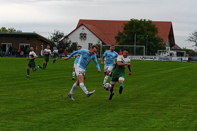 Bild 36: SV Waldhaus bezwingt den SV Obersäckingen mit 4:0 &ndash; und wir haben Bilder!