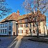 Im früheren Lehrerwohnhaus, dem Anbau an die Grundschule in Mönchweiler, sollen Flüchtlinge Wohnraum finden. Das kündigt Bürgermeister ...