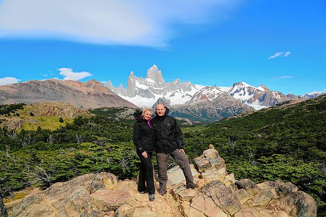 Heiko Schliek und seine Freundin Katrin Ortleb auf einer ihrer Reisen in Patagonien. Im Hintergrund der Granitberg Fitz Roy.