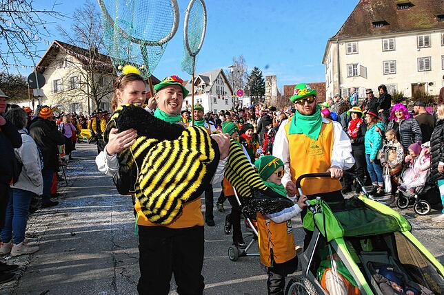 Bild 41: So schön war der Jubiläumsumzug zum 60 jährigen Bestehen der Sunnelöscherzunft