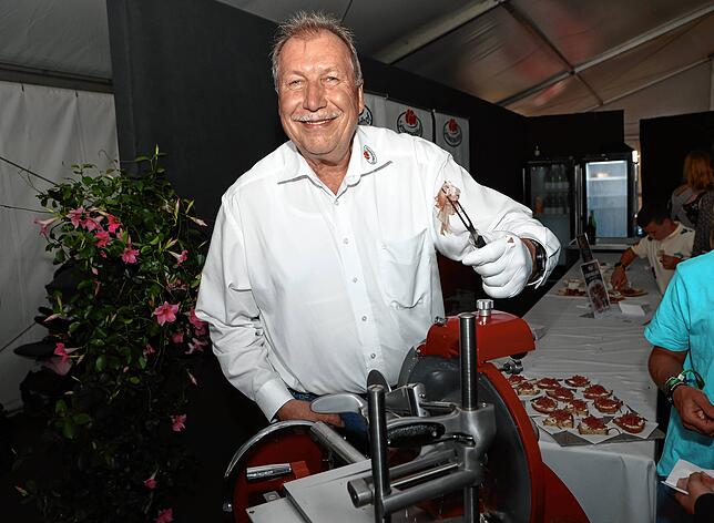 Bild 1: Sponsorenempfang beim Fest der Pferde vom Garten ins VIP Zelt