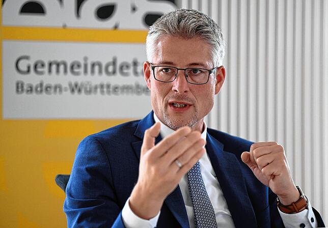 Steffen Jäger, der Präsident und Hauptgeschäftsführer des Gemeindetags Baden-Württemberg, spricht zur Situation der Kommunen.