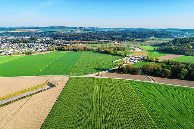 Die gesamte Trasse der Ortsumfahrung Oberlauchringen von der zukünftigen Anschlussstelle der alten B34 an die neue B34 östlich von ...