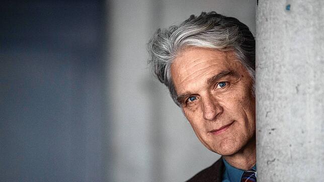 Walter Sittler, 69, zählt zu den beliebtesten Fernsehschauspielern Deutschlands. Am 7. Oktober kommt er gemeinsam mit seiner Kollegin ...
